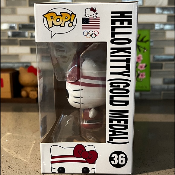 Hello Kitty POP Gold Medal figurine! - Picture 4 of 5